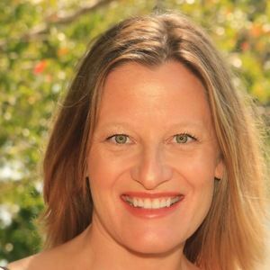 Meet your Posher, Adrienne